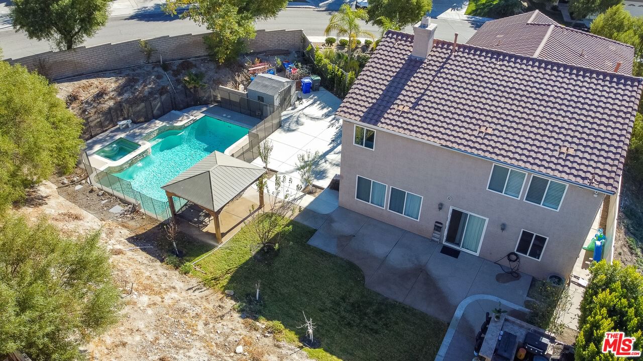 Summit Hills photo 56