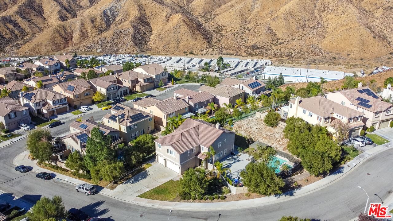 Summit Hills photo 57