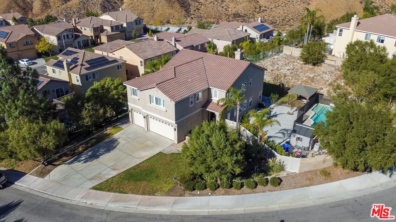Summit Hills photo 58