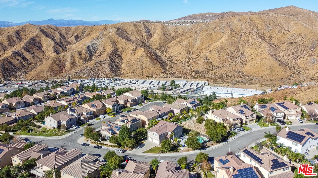 Summit Hills photo 59