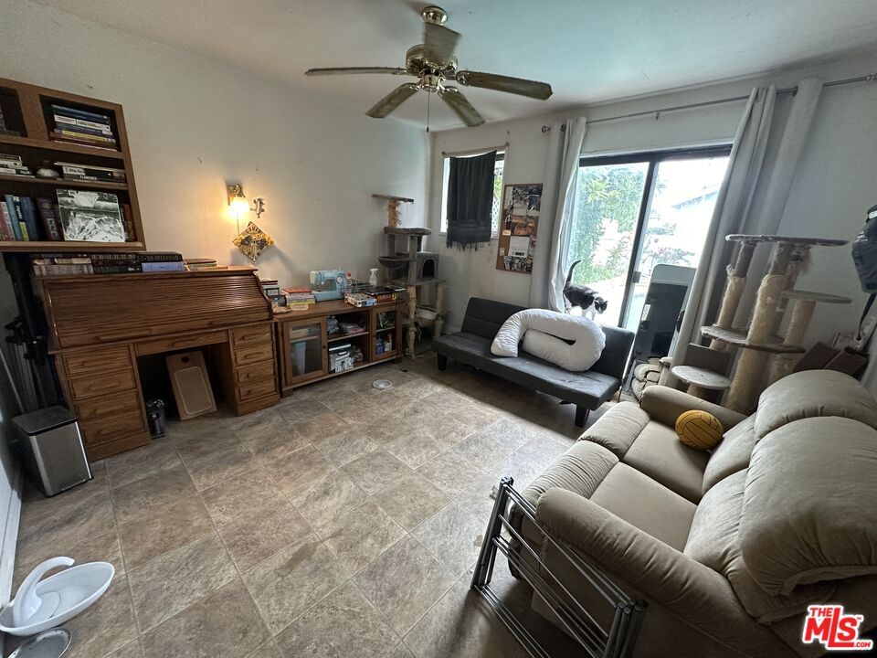 Lindale photo 36