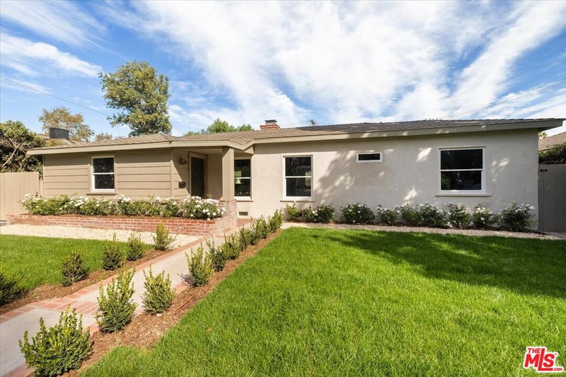 756 Griffith Park Dr