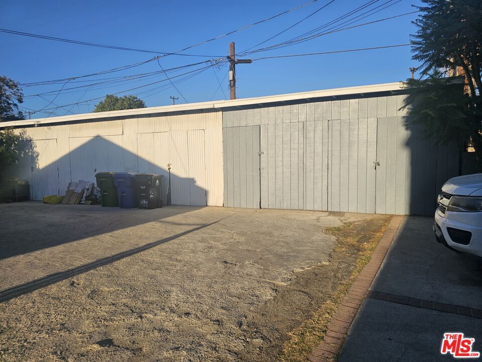 Avenue 25 photo 14