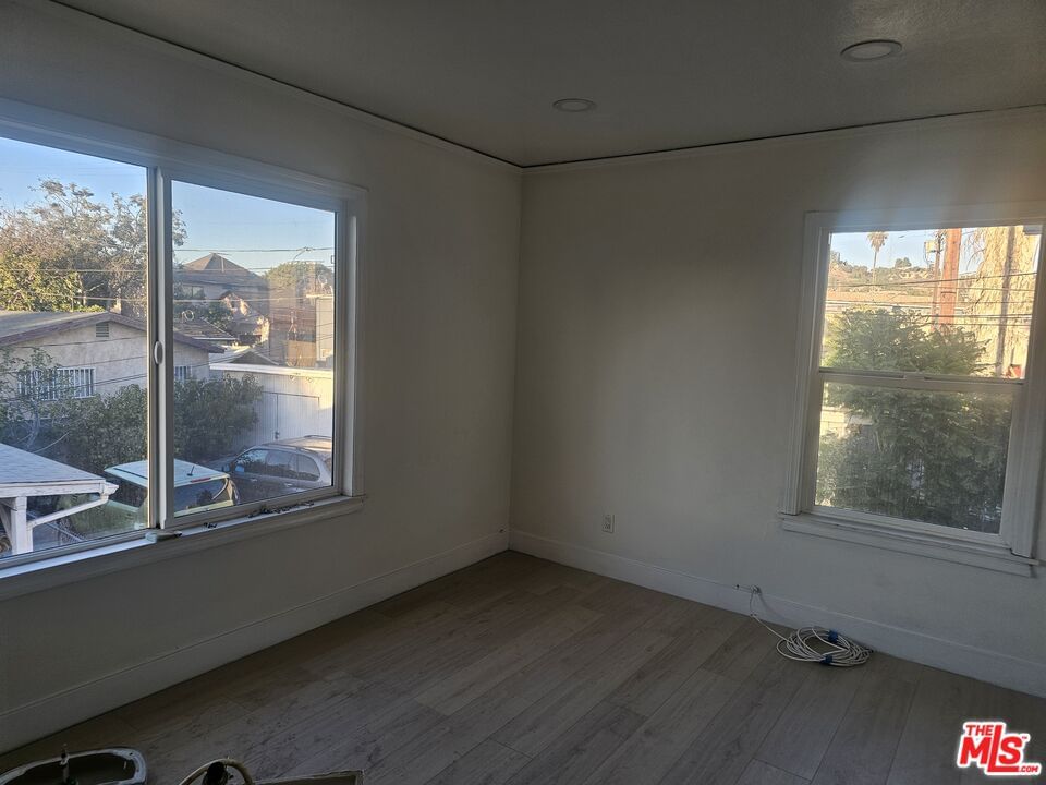 Avenue 25 photo 18