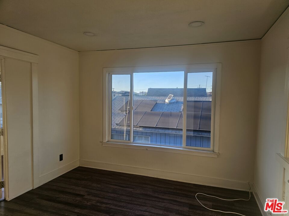 Avenue 25 photo 21