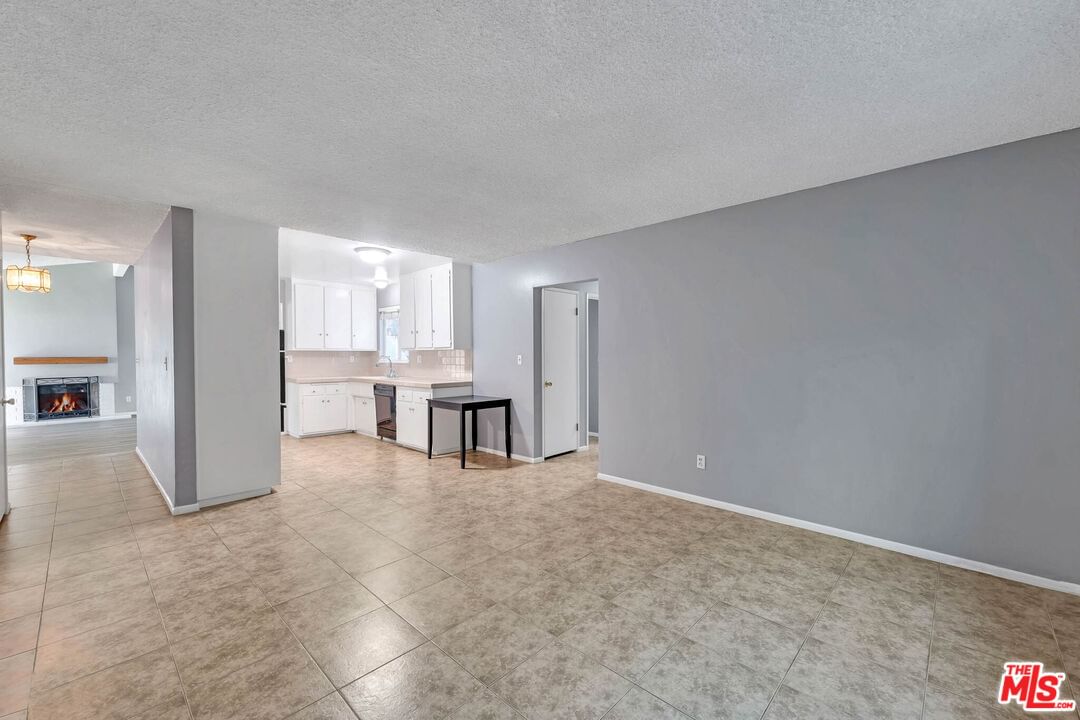 Comanche photo 14