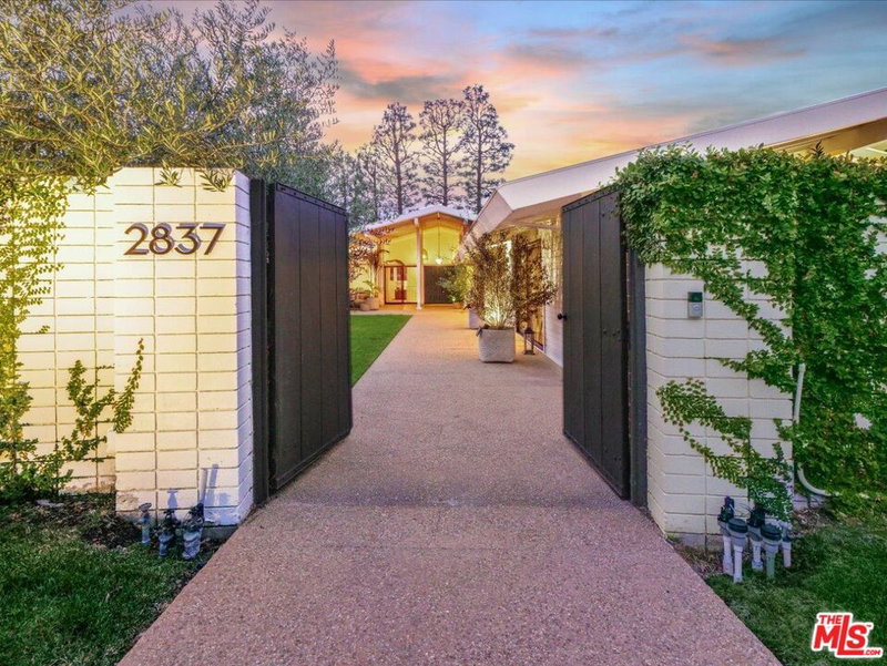2837 Palos Verdes Drive West