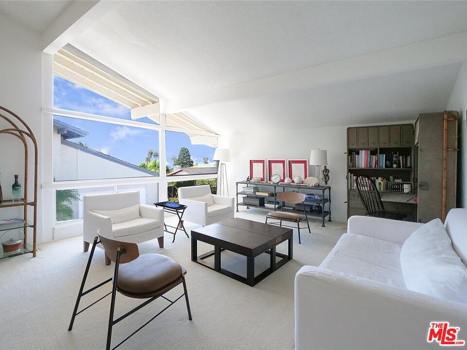 Palos Verdes Drive West photo 11
