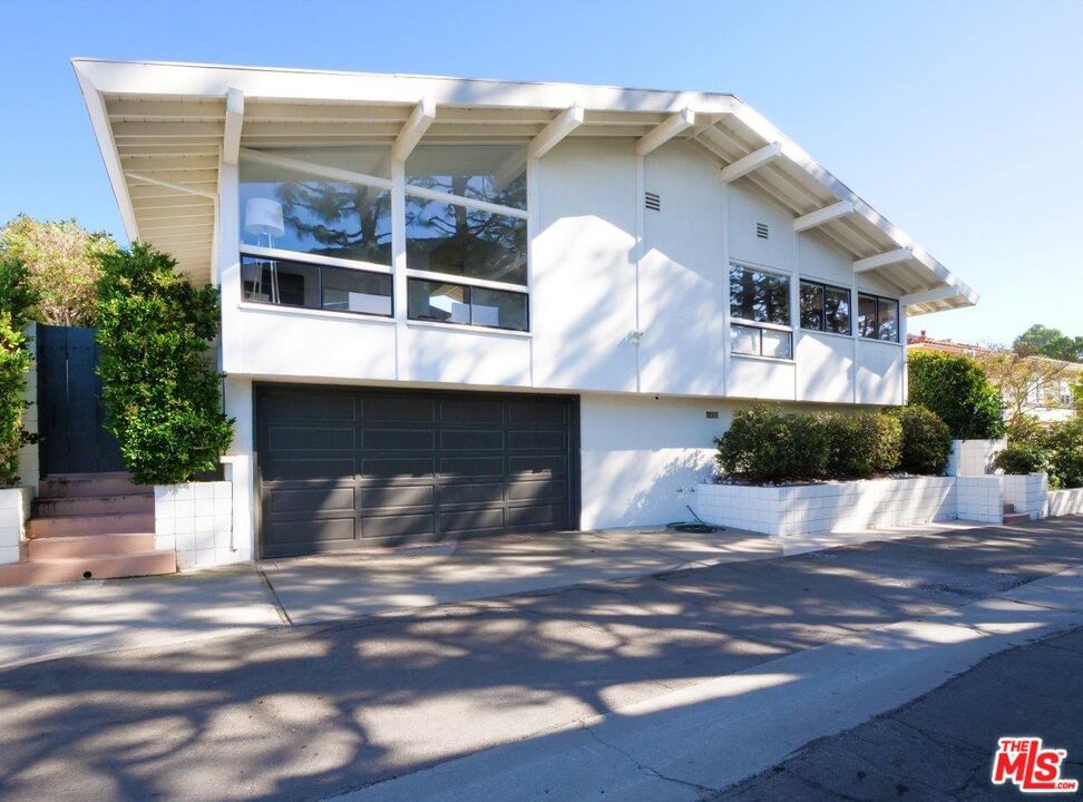 Palos Verdes Drive West photo 20