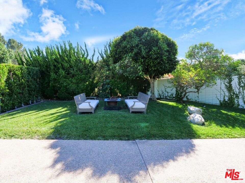 Palos Verdes Drive West photo 27