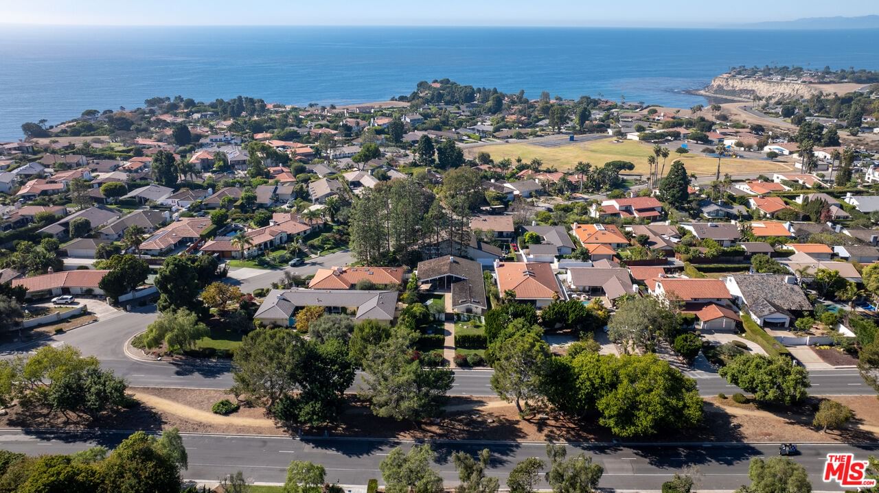 Palos Verdes Drive West photo 32