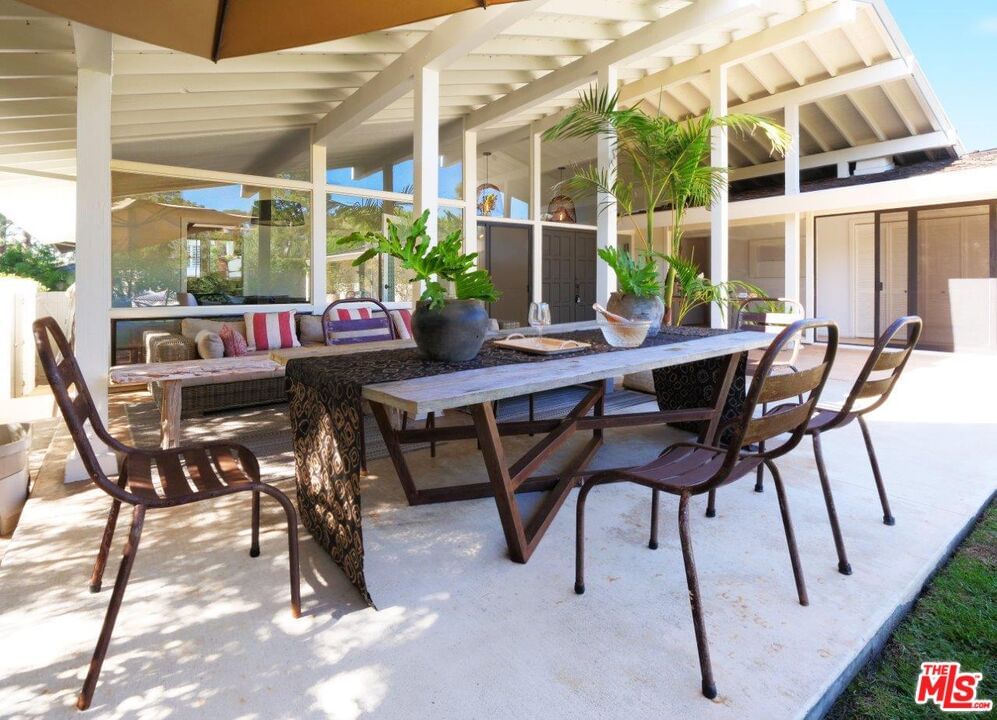 Palos Verdes Drive West photo 6