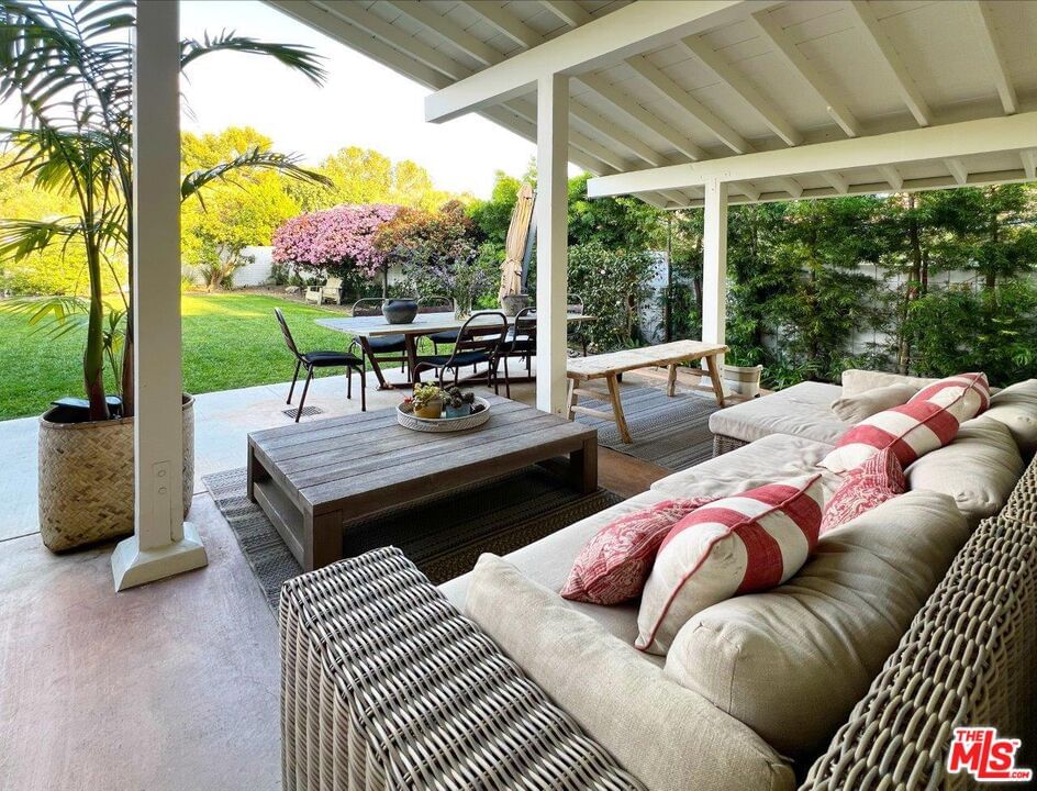 Palos Verdes Drive West photo 7