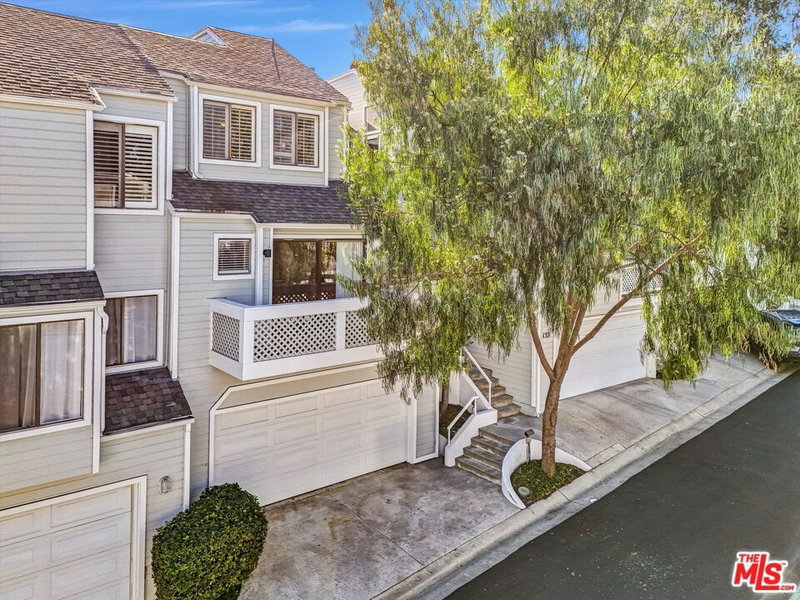 1150 Capitol Dr