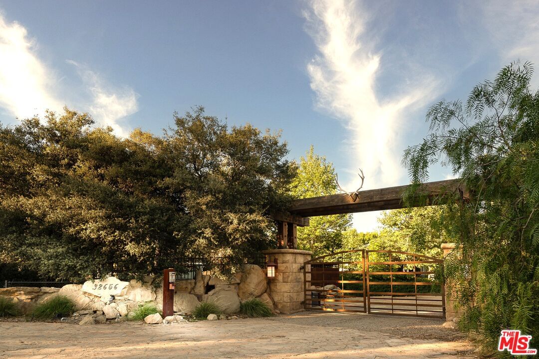 Agua Dulce Canyon photo 1