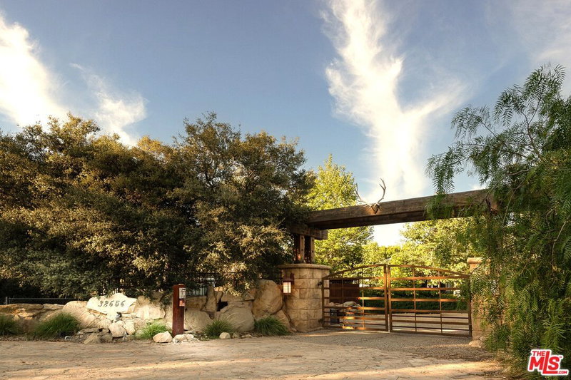 32656 Agua Dulce Canyon Rd