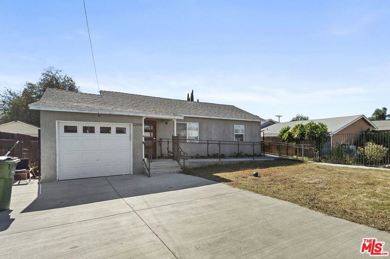22030 Saticoy St