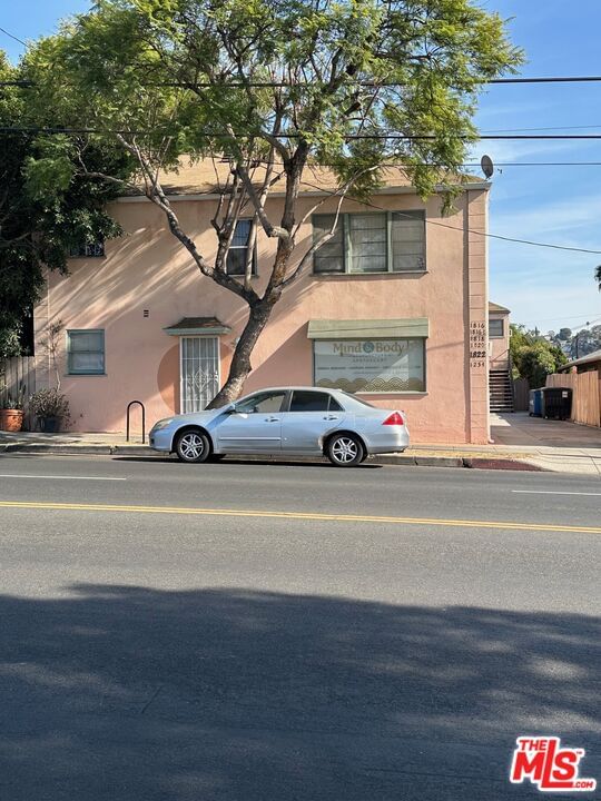 Hillhurst photo 1