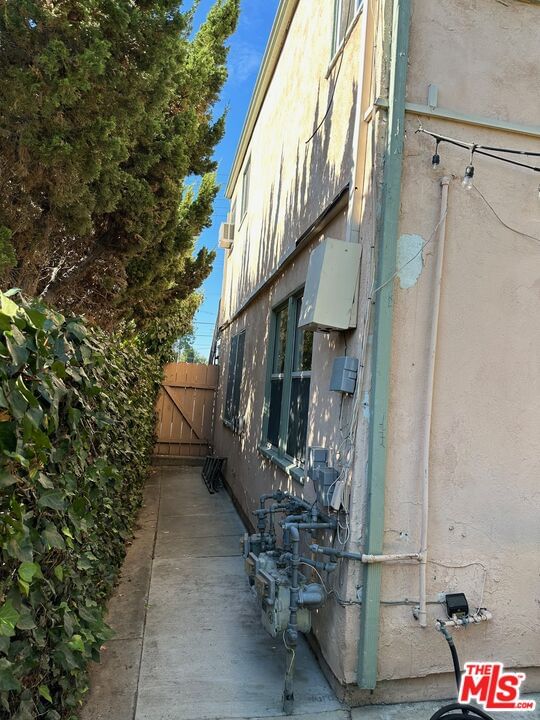 Hillhurst photo 11
