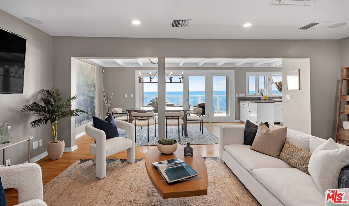 Malibu photo 10