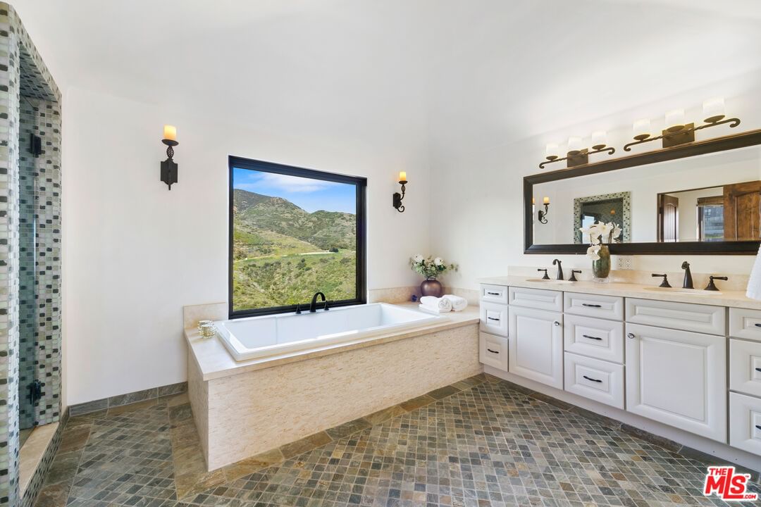 Latigo Canyon photo 34