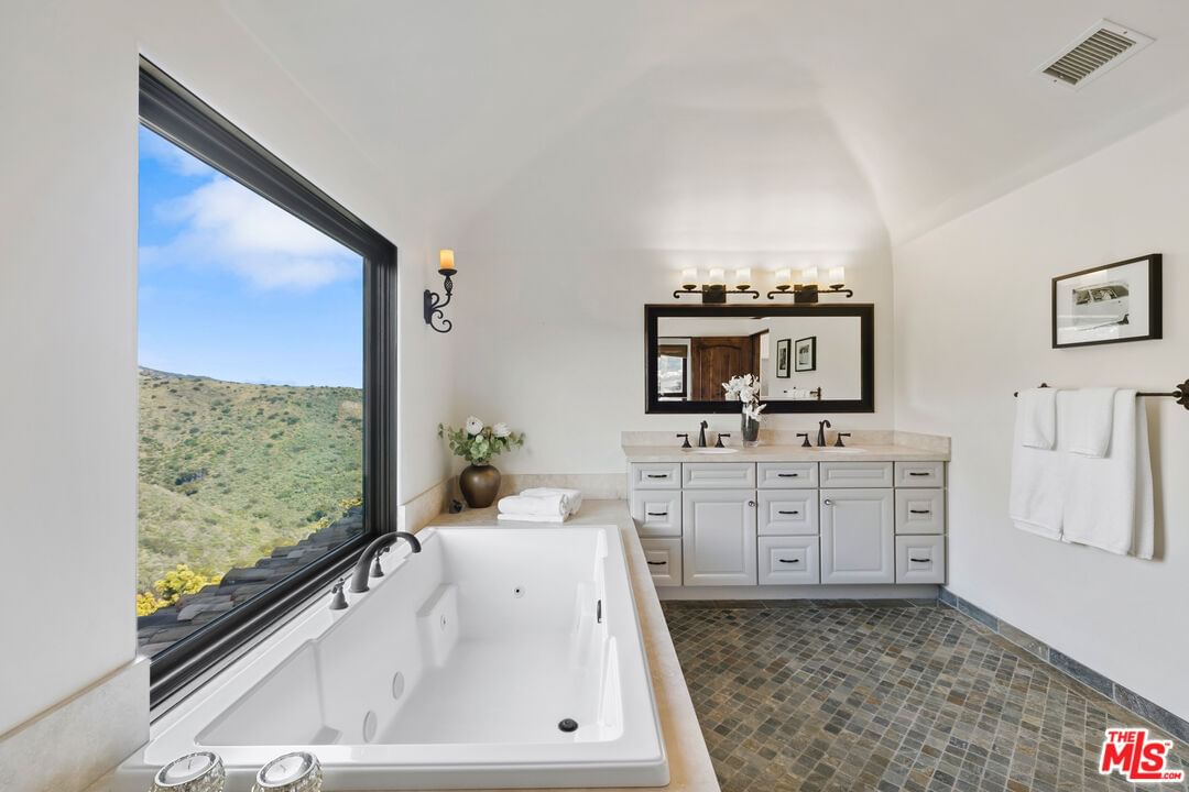 Latigo Canyon photo 35