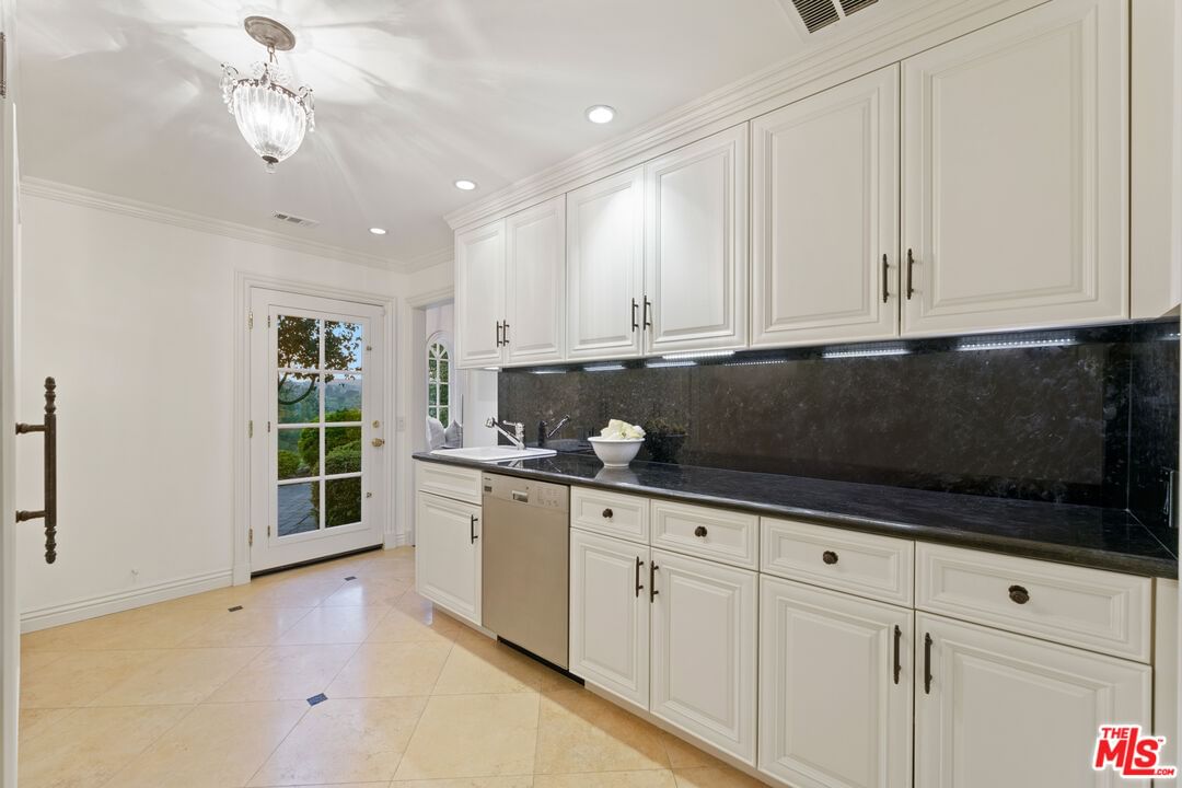 Saddle Creek photo 22