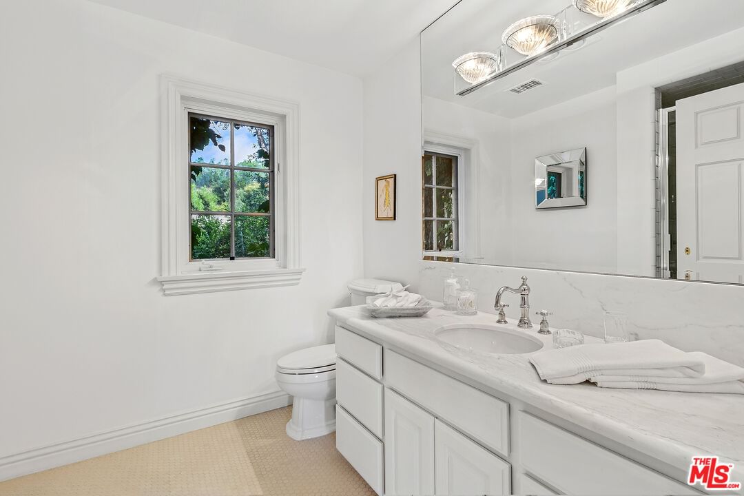 Saddle Creek photo 40