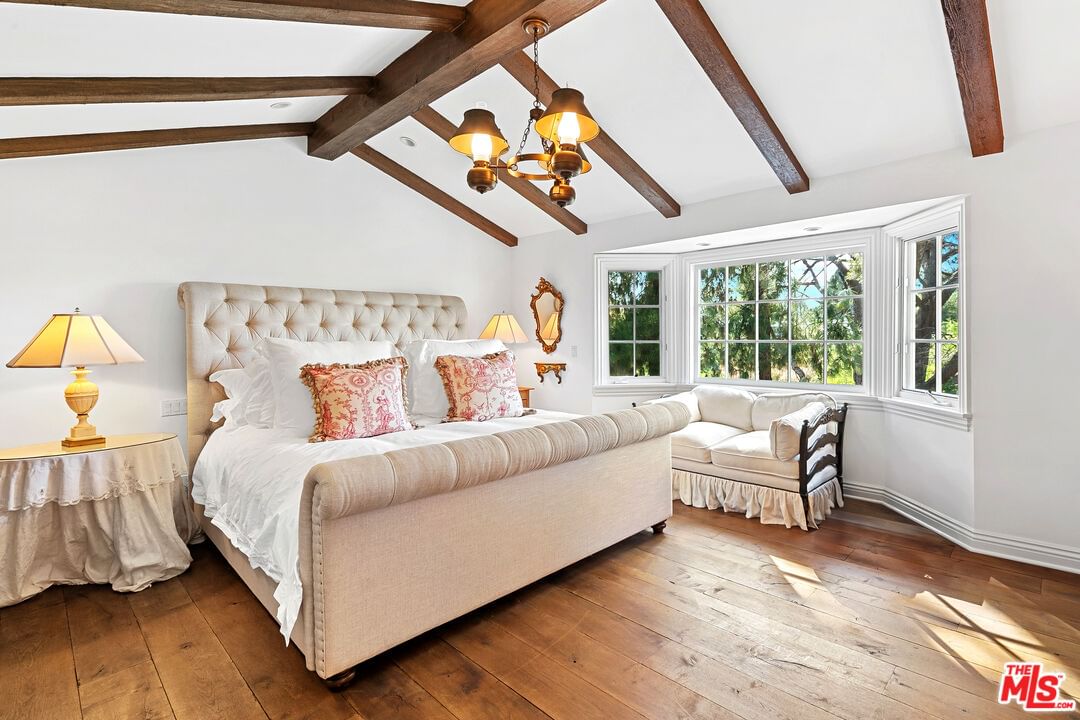 Saddle Creek photo 41