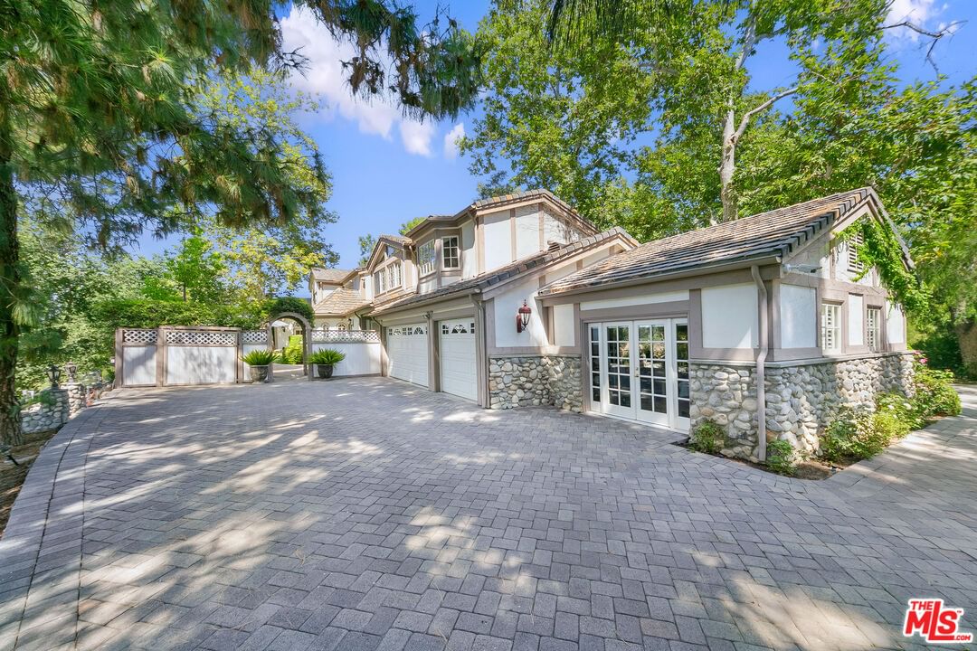 Saddle Creek photo 43