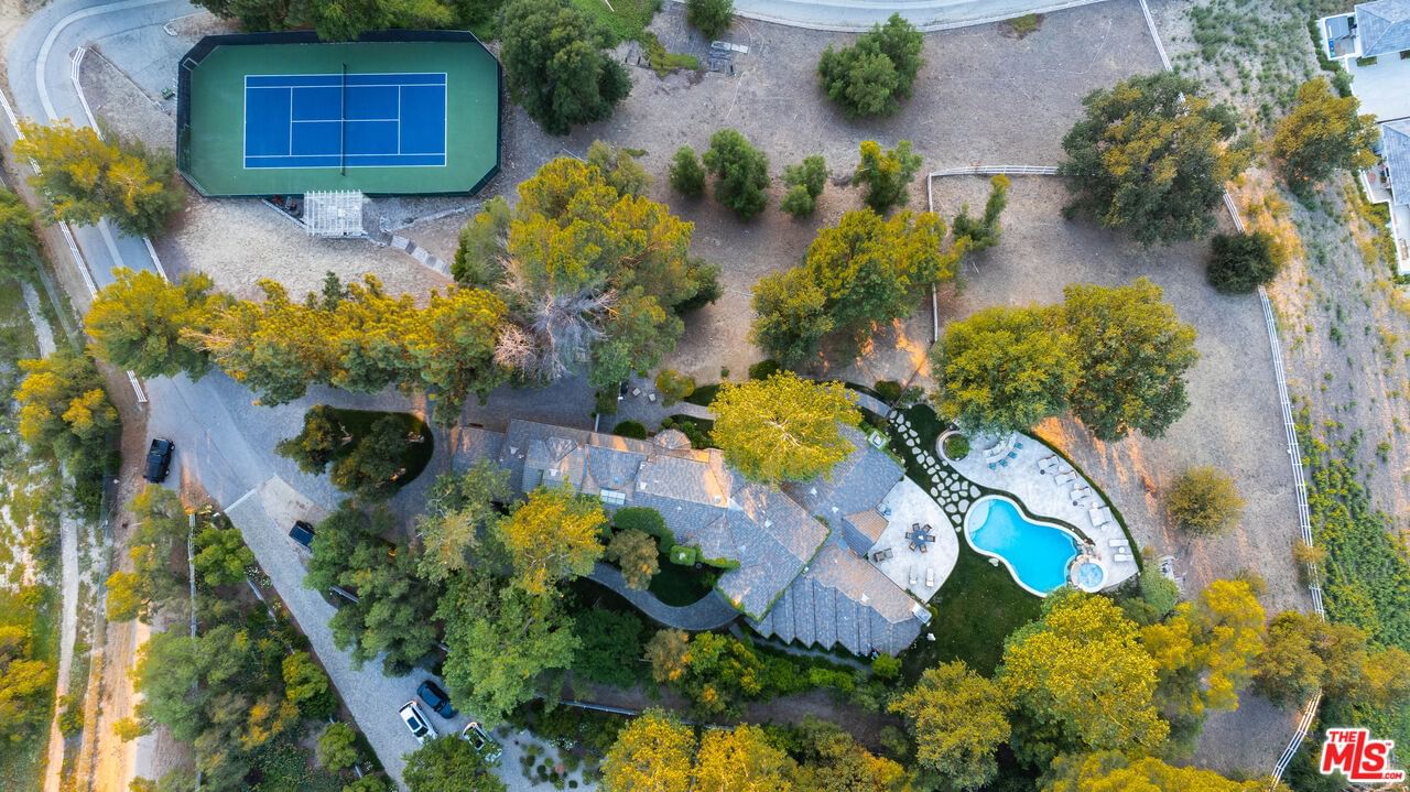 Saddle Creek photo 47