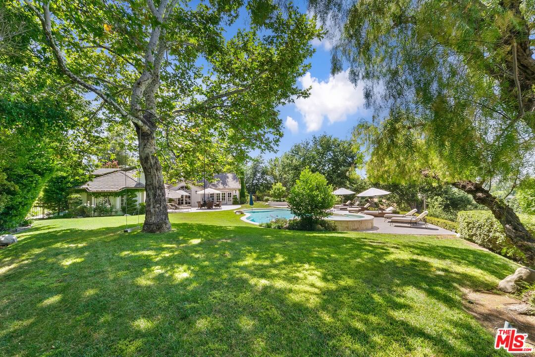 Saddle Creek photo 5