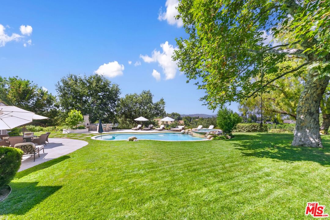 Saddle Creek photo 7