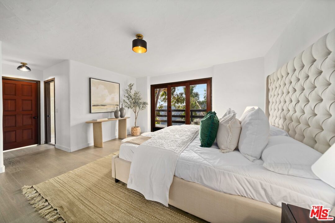 Woodcliffe photo 28