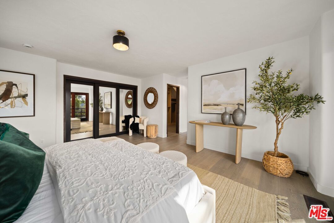 Woodcliffe photo 29