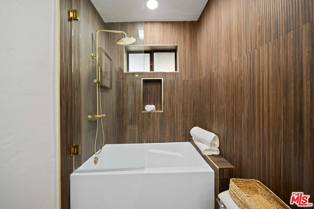 Woodcliffe photo 38
