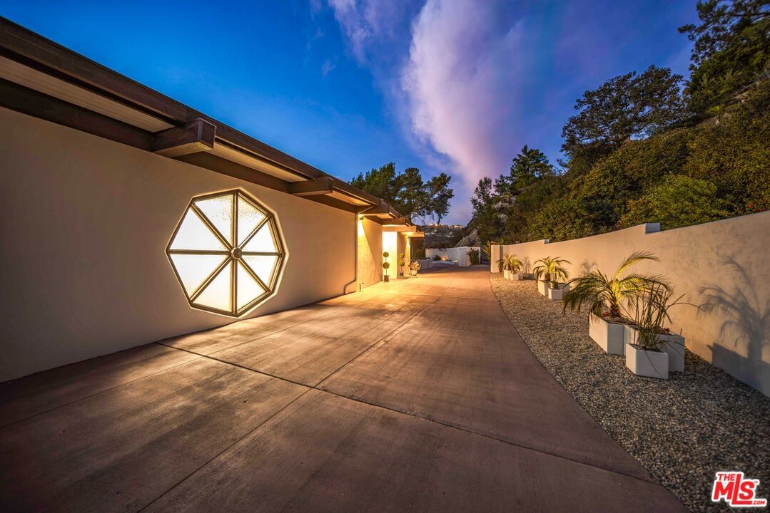 Woodcliffe photo 73