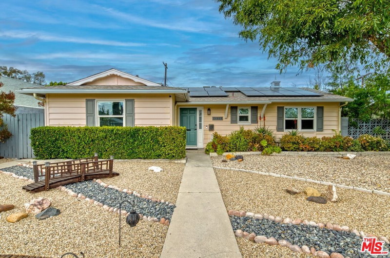 24333 Victory Blvd