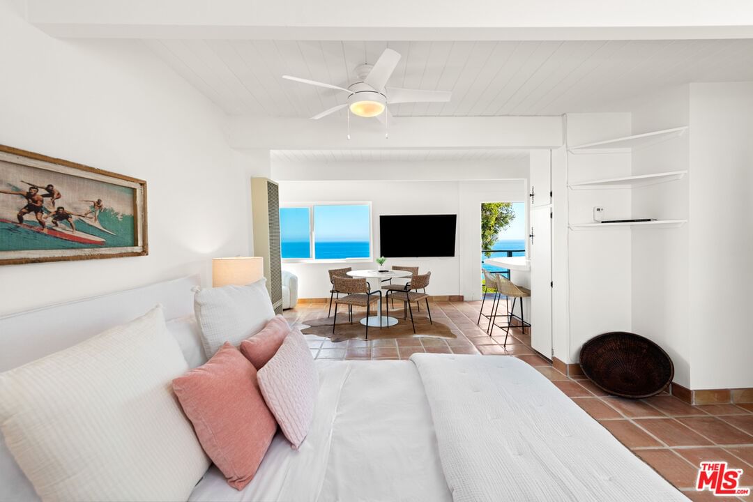 Broad Beach photo 22