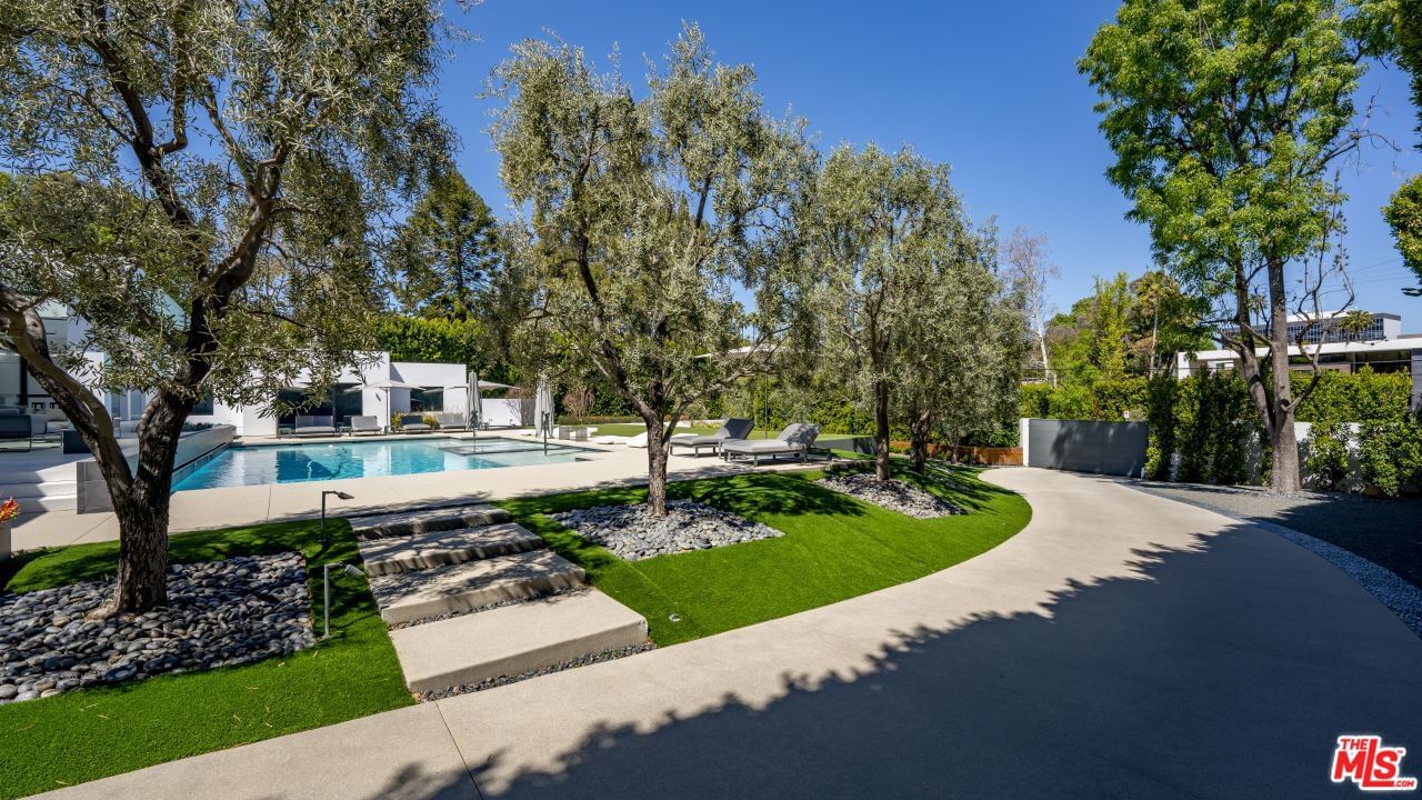 VALLEY VISTA photo 34