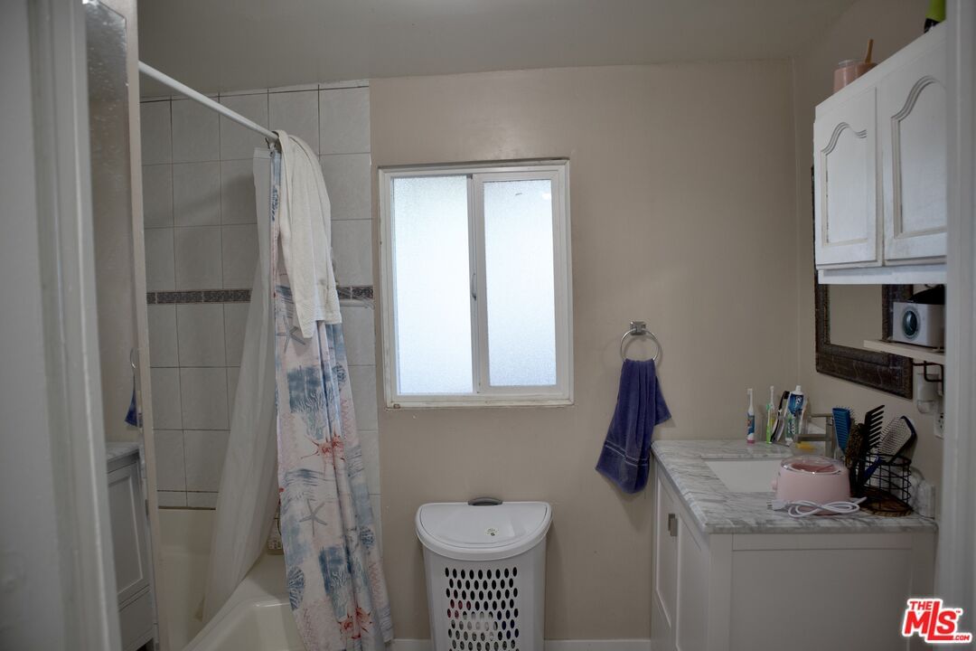 Gage Ave photo 14