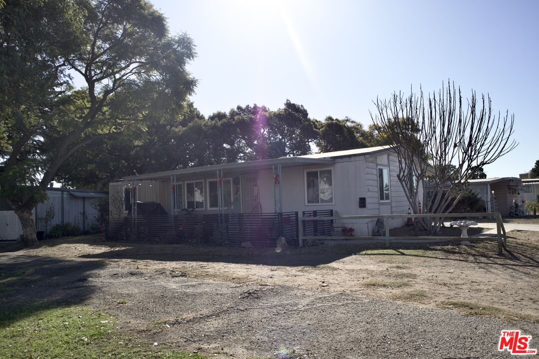 Gage Ave photo 2