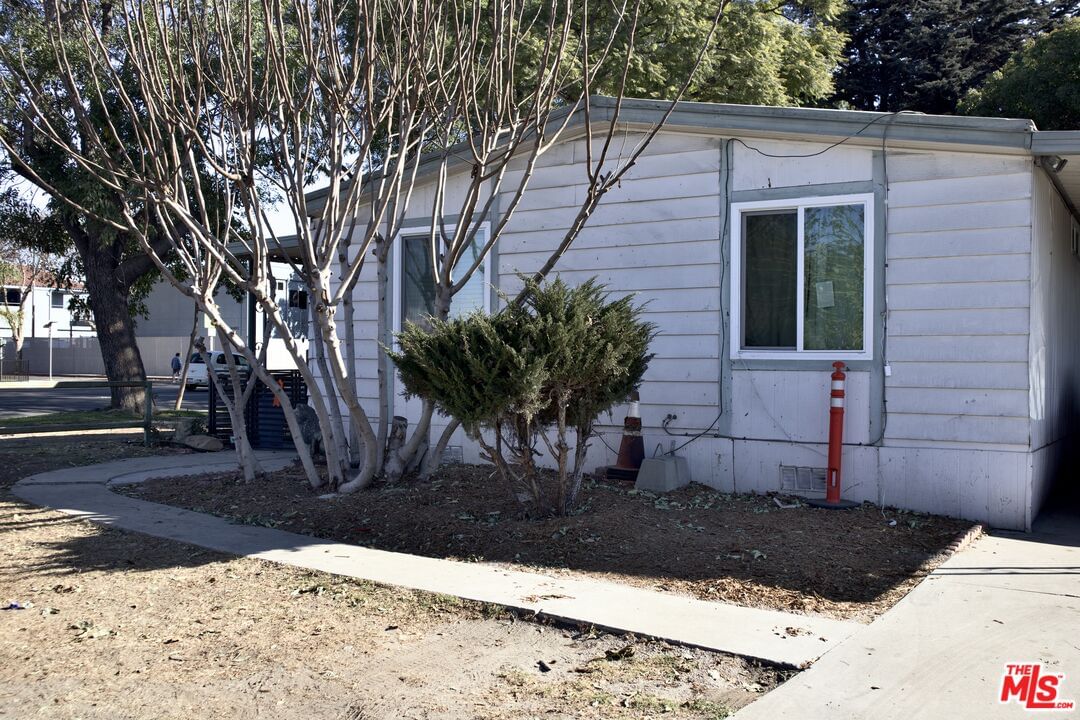 Gage Ave photo 6