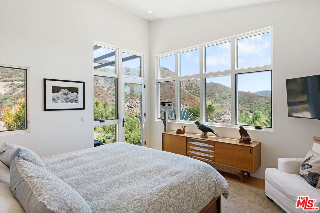 Mulholland photo 13