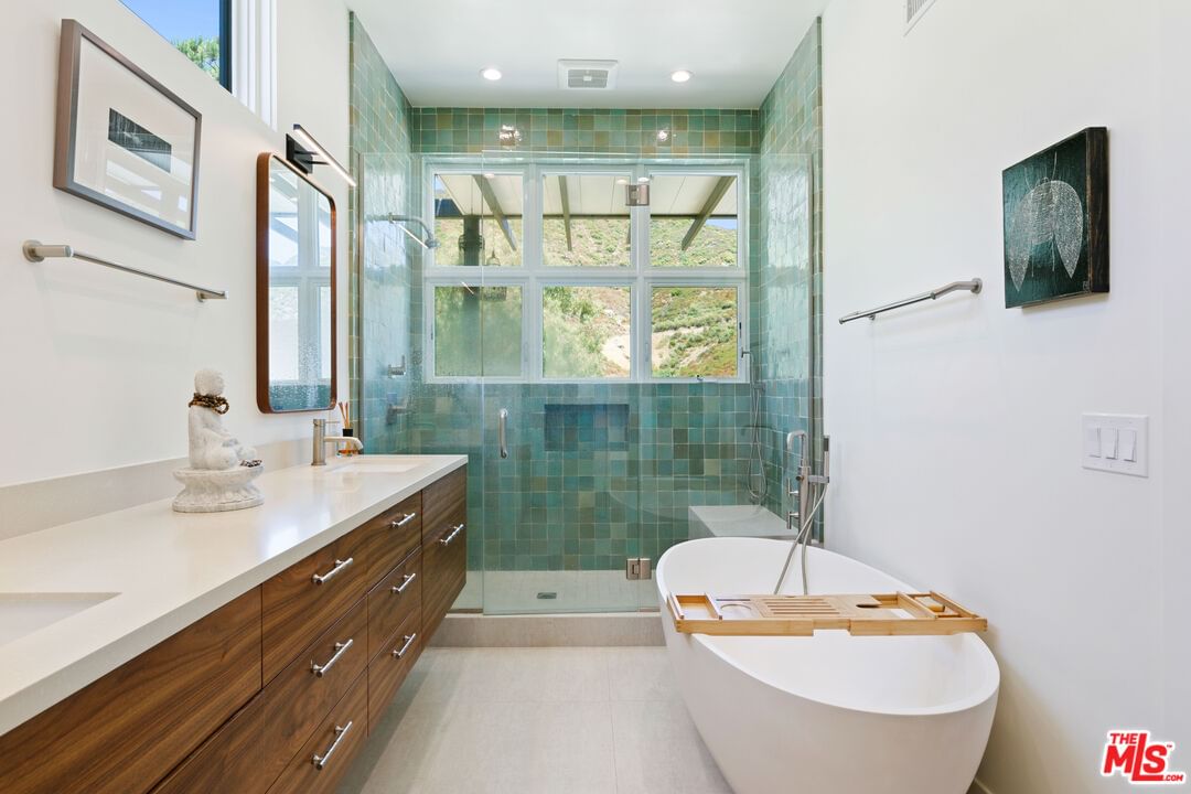Mulholland photo 15