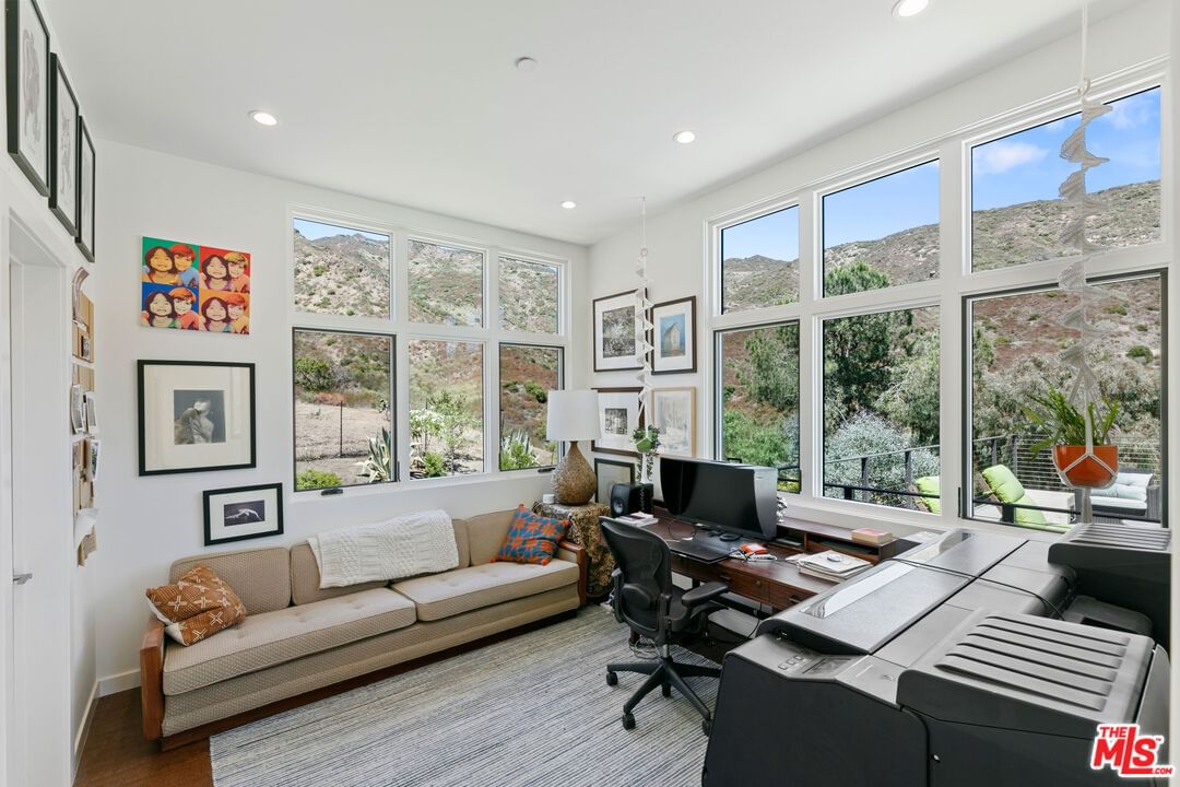 Mulholland photo 38