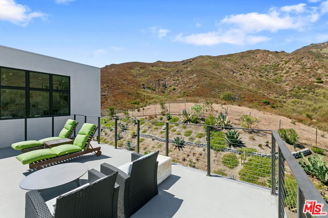 Mulholland photo 40