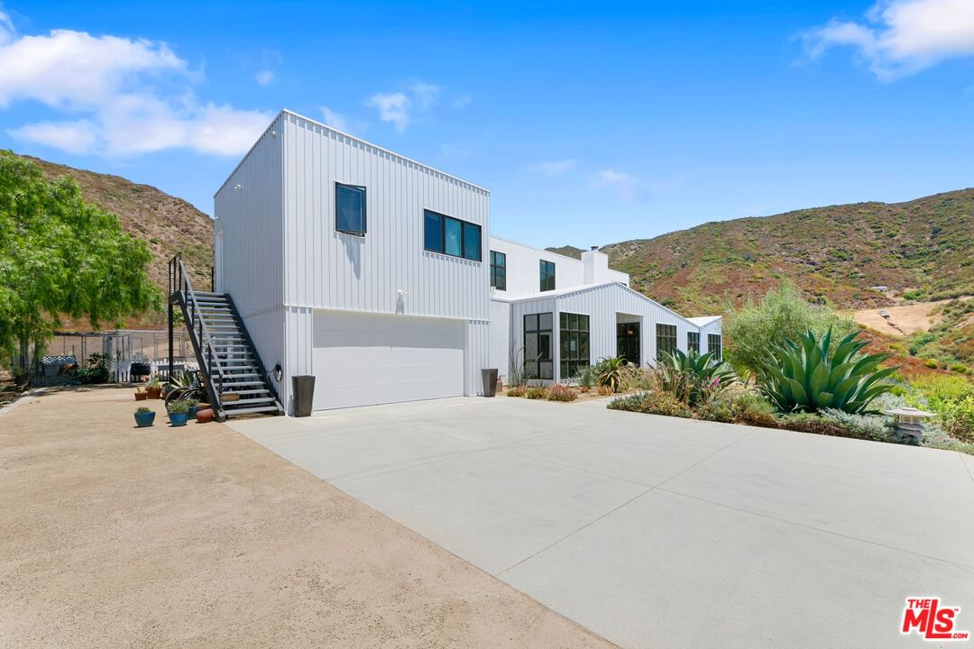 Mulholland photo 52