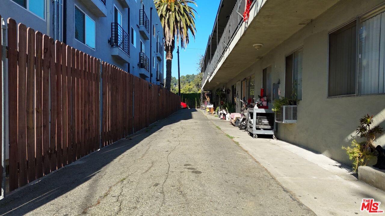 Chapman photo 12