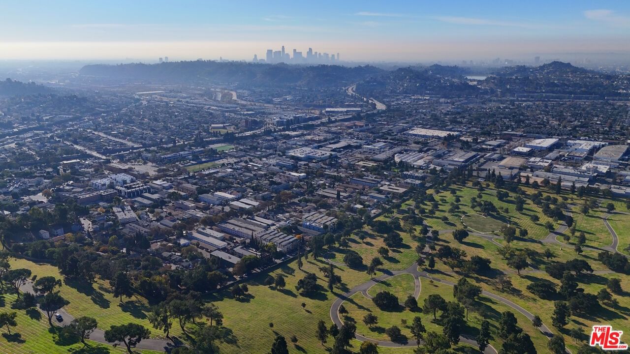 Chapman photo 3